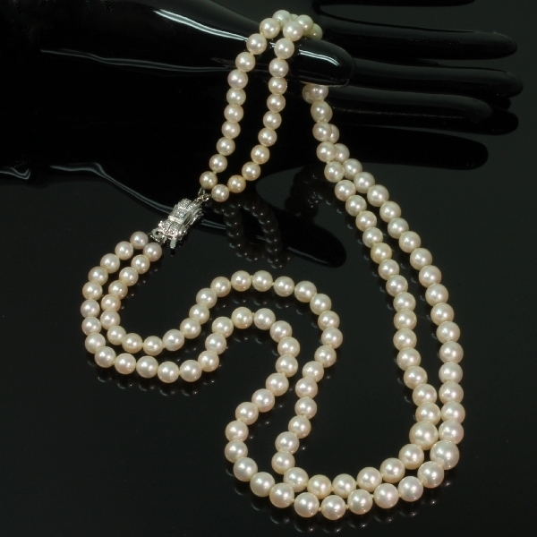 Platinum hot sale pearl necklace